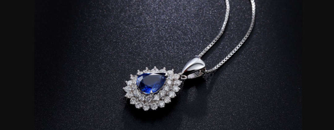 Сапфир вполне мог бы зарабатывать на жизнь своей внешностью Но он завоевал власть благодаря своим способностям